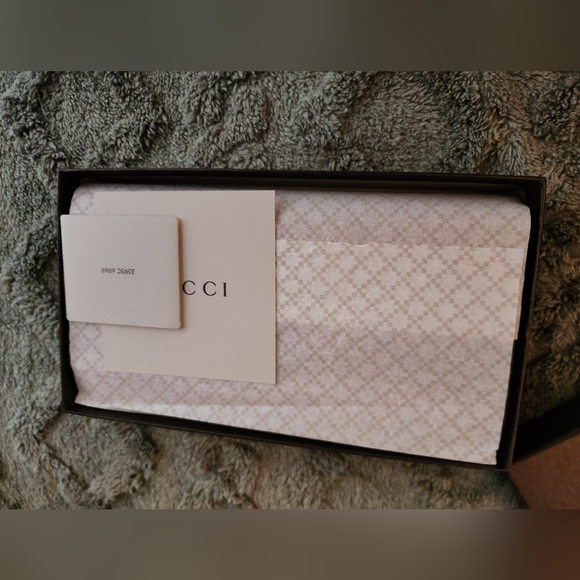 Gucci - MicroGuccissima Zippy Wallet - Picture 3 of 11